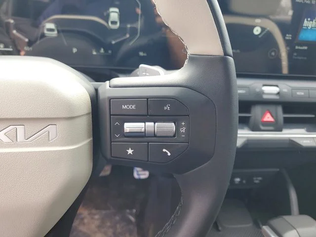 2025 Kia K4 GT-Line Turbo - Photo 12