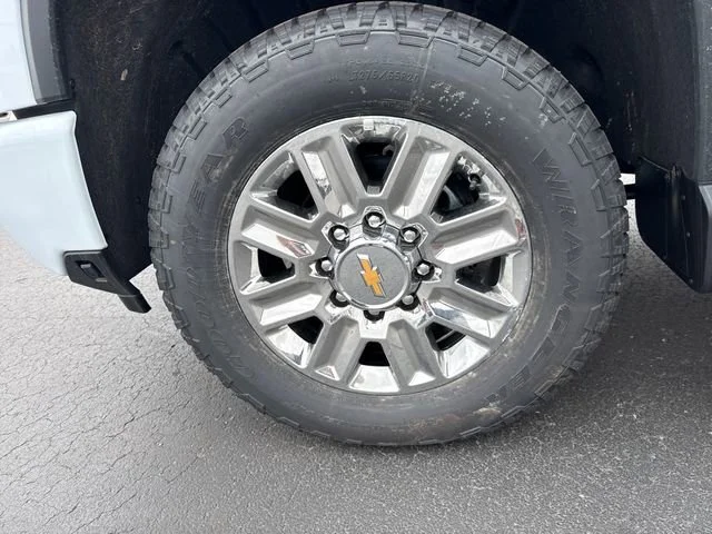 New 2026 Polar White Tricoat Chevrolet High Country image 30