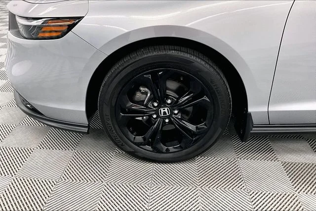 2025 Honda Accord SE - Photo 10