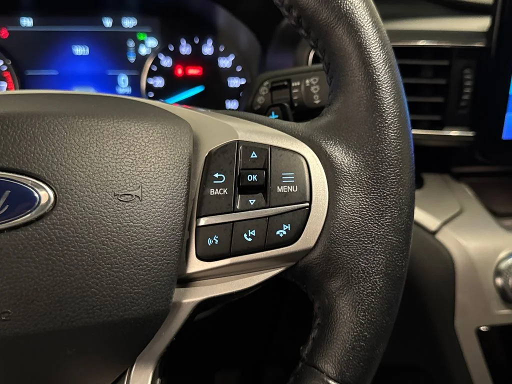 Certified Used 2020 Black Ford XLT image 21