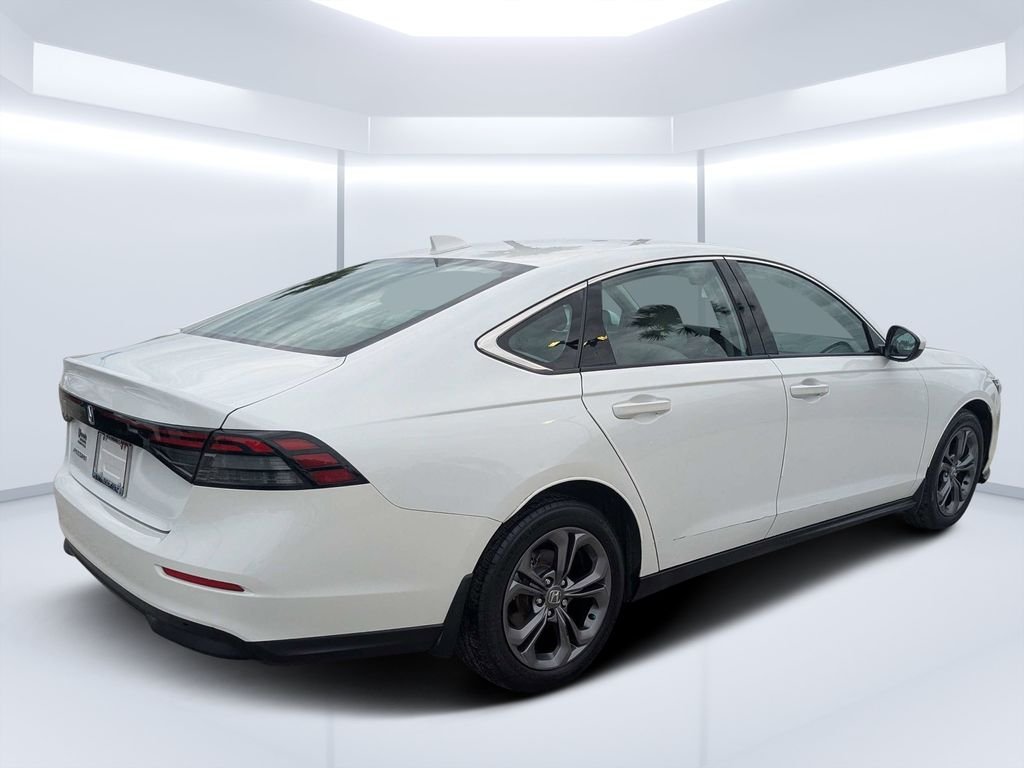 Used 2023  Honda EX image 3