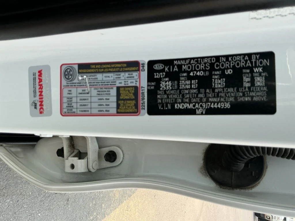 Used 2018 White Kia LX image 24