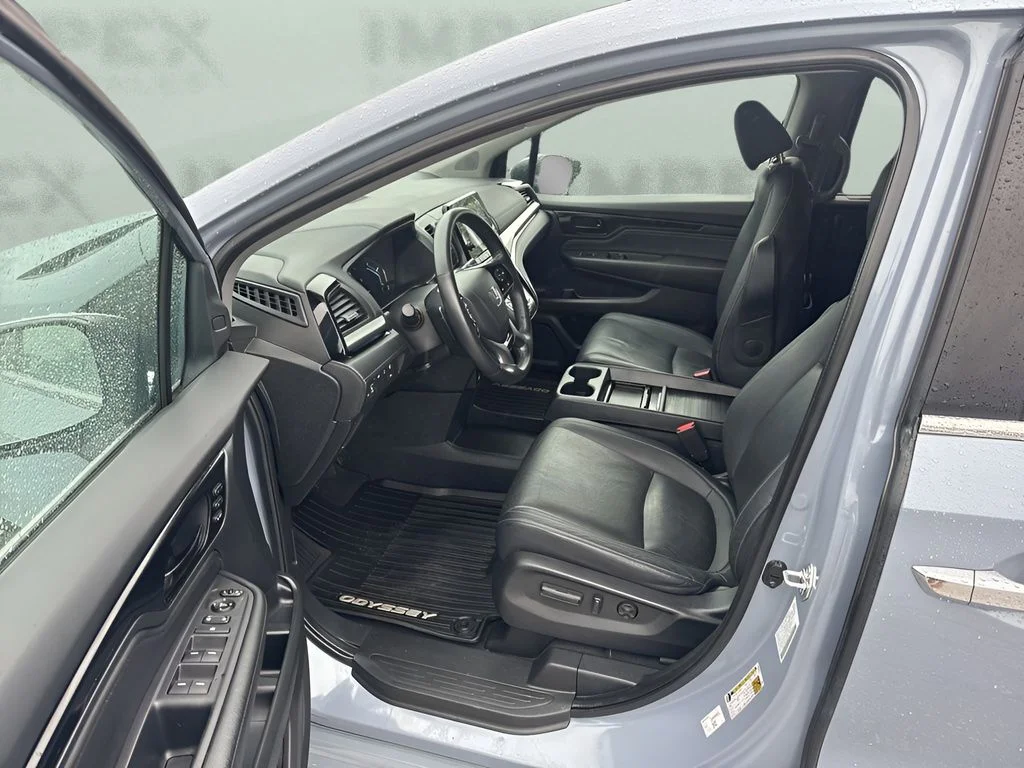 Used 2023 Blue Honda Touring image 9