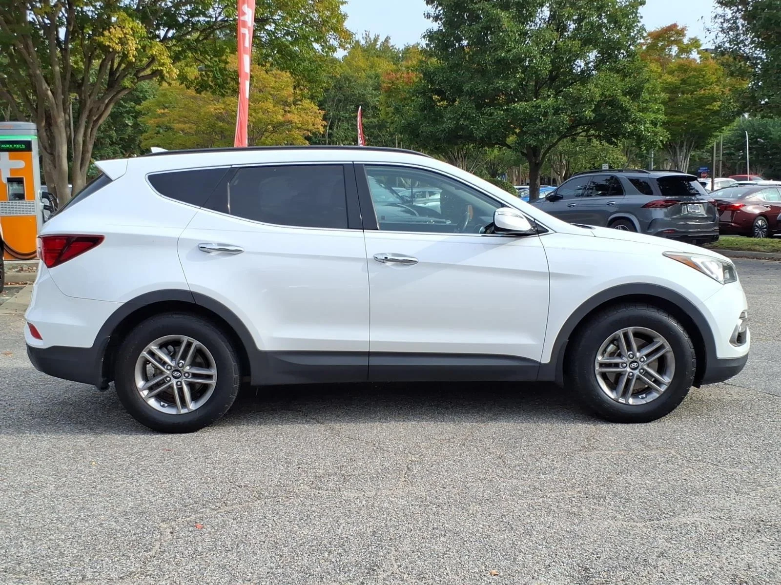 Used 2017 Frost White Pearl Hyundai 2.4L image 7
