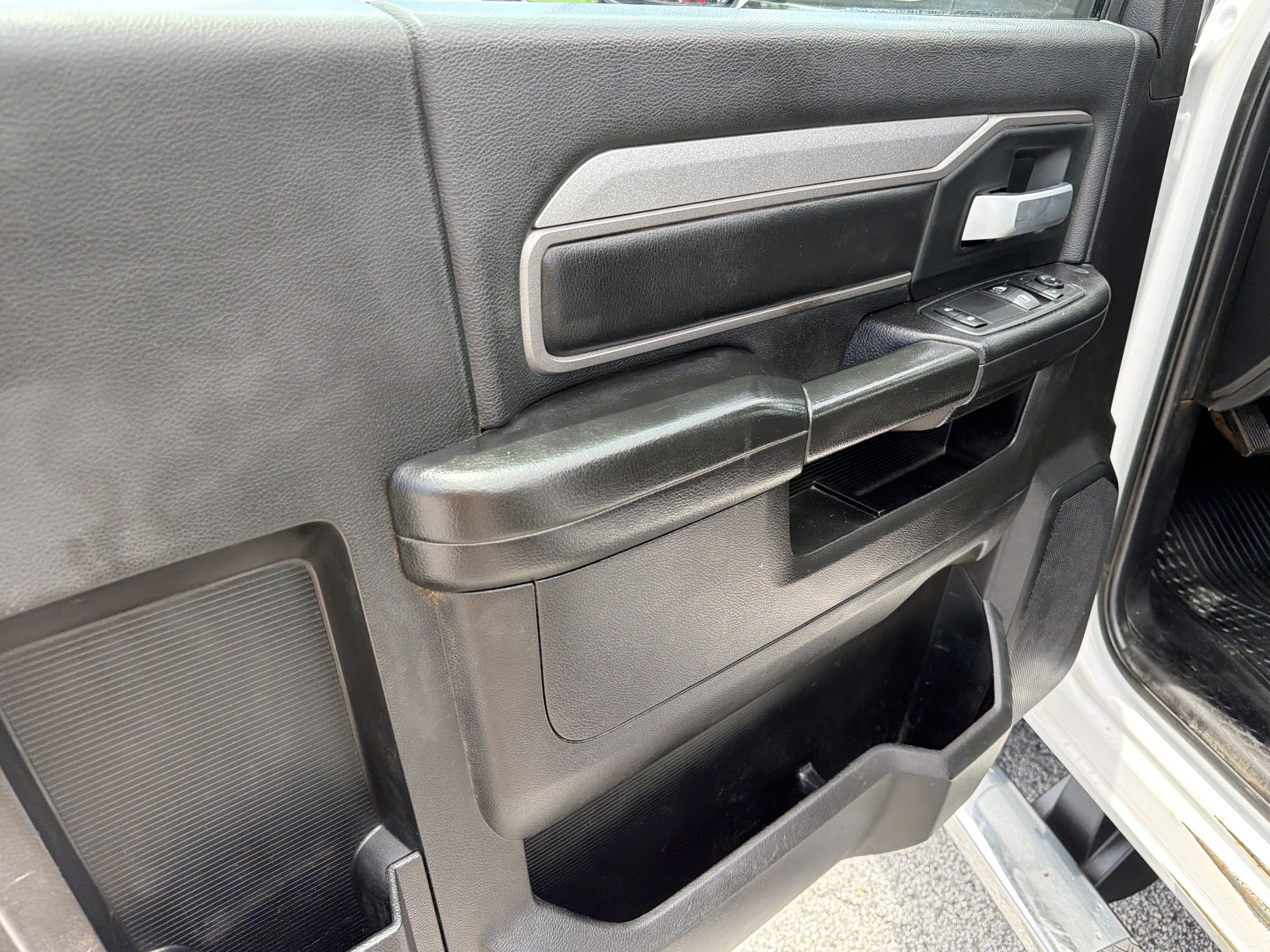 Used 2019 Bright White Clearcoat Ram Tradesman image 15