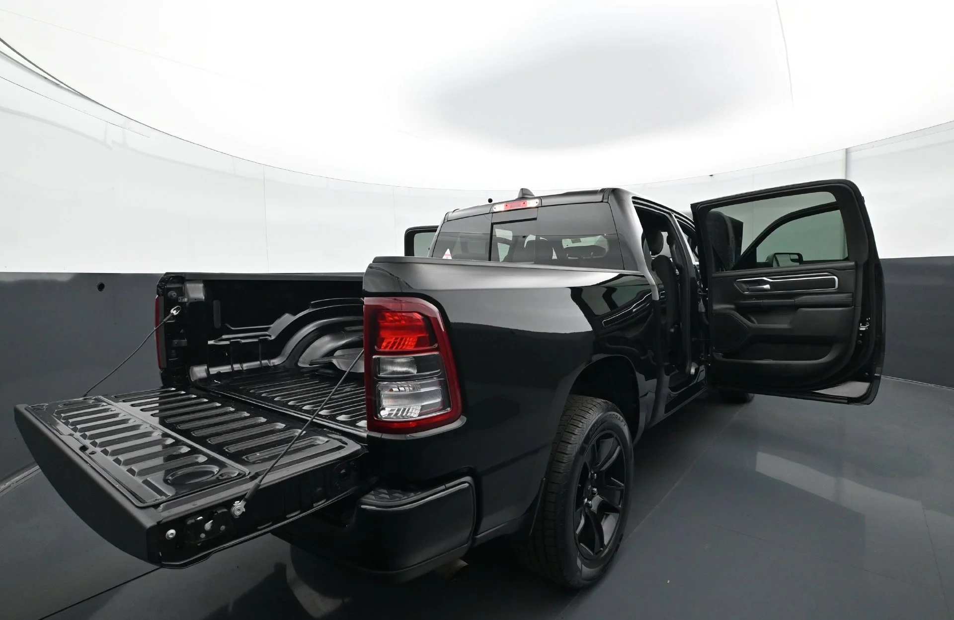 Used 2023 Diamond Black Crystal Pearlcoat Ram Big Horn/Lone Star image 35