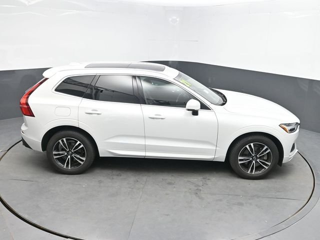Used 2021 White Volvo T6 Momentum image 42