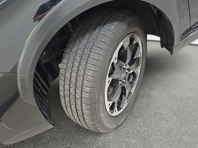 Used 2022 Crystal Black Silica Subaru Premium image 29