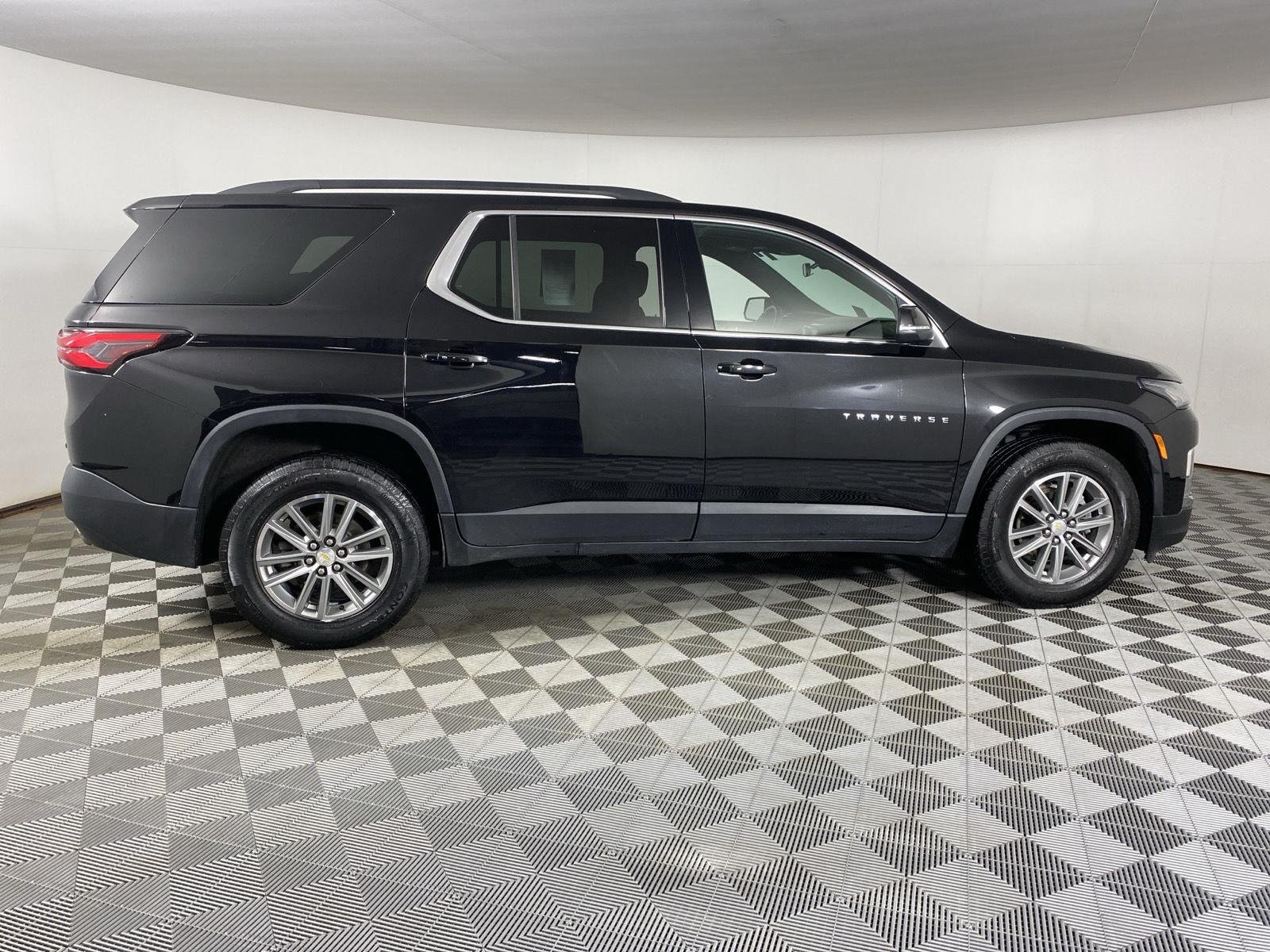 Used 2023 MOSAIC BLACK METALLIC Chevrolet LT Cloth image 8