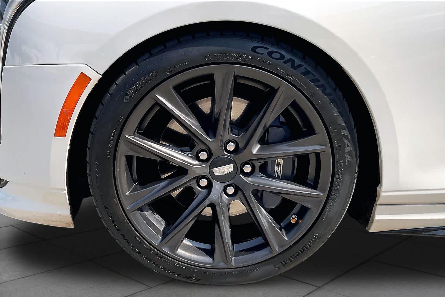 Used 2023 Rift Metallic Cadillac  image 11