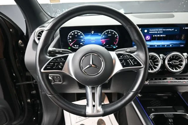 Used 2025 Black Mercedes-Benz GLA 250 image 23