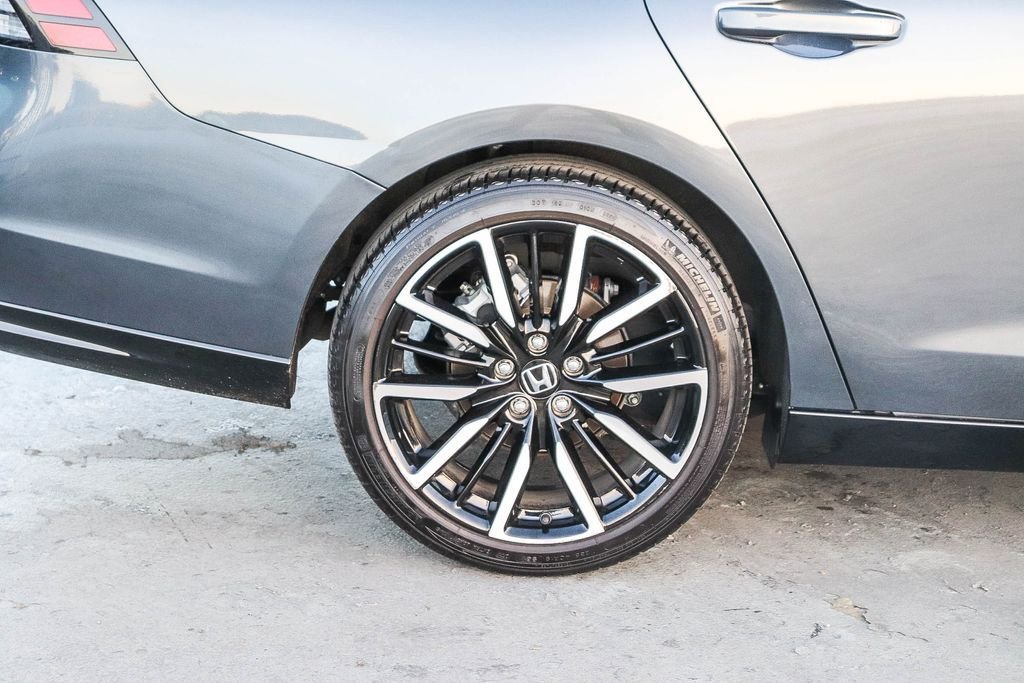 Used 2025 Meteorite Gray Metallic Honda Touring image 12