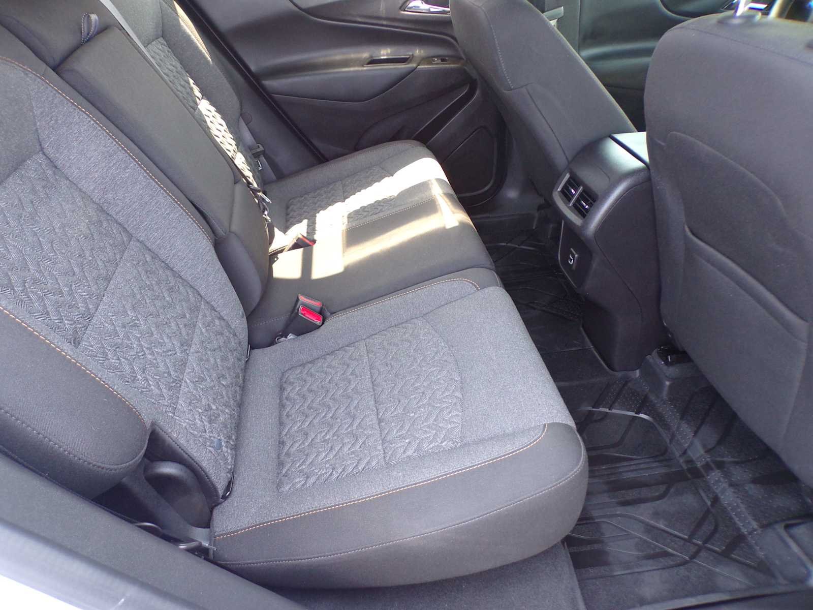Used 2024 Summit White Chevrolet LT image 18