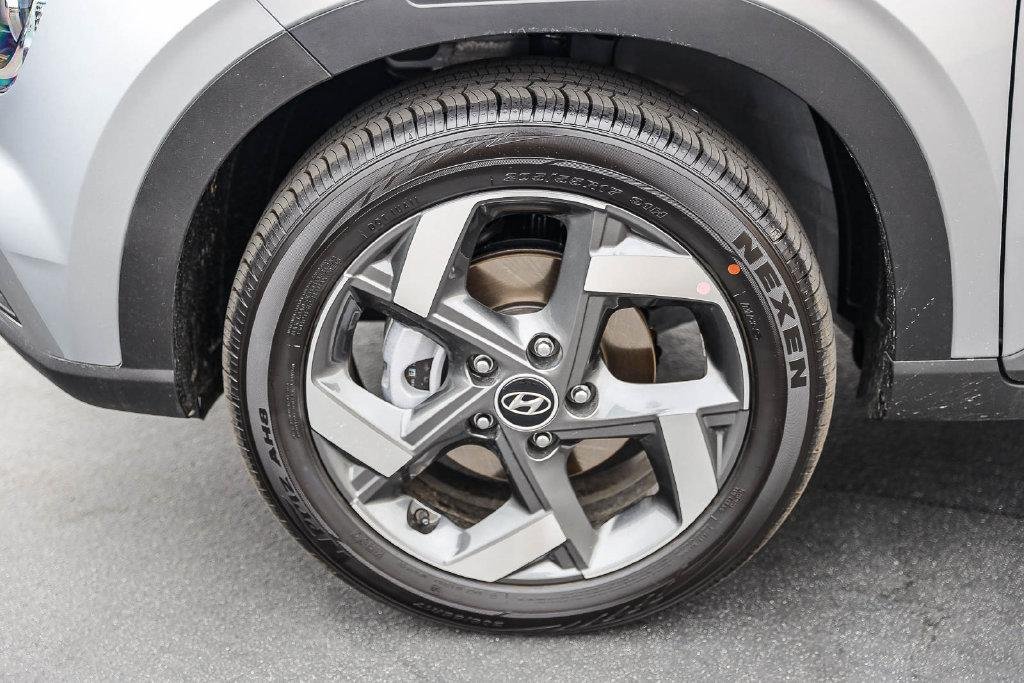New 2026 Shimmering Silver Hyundai SEL image 9