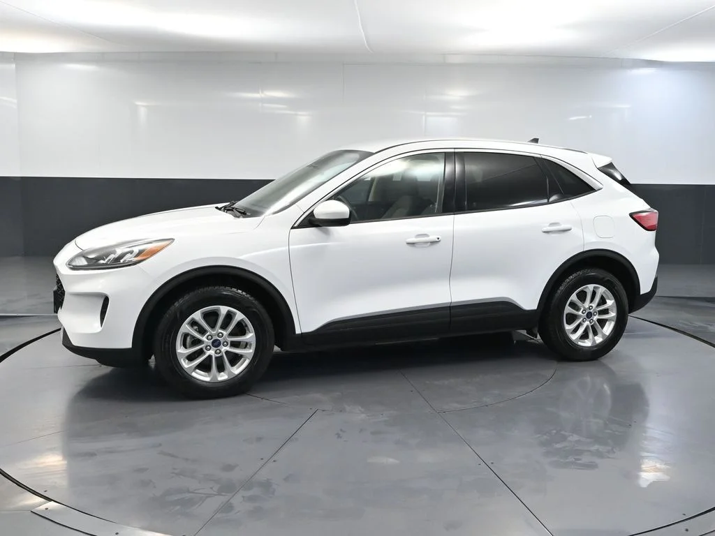 Used 2020 White Ford SE image 10