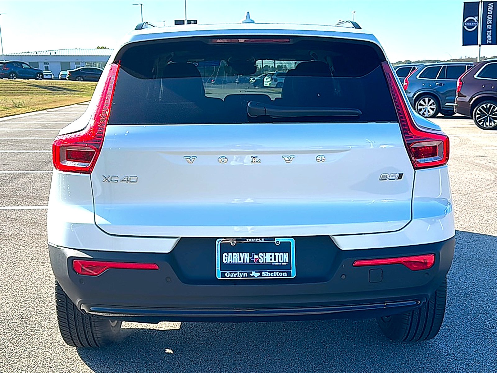 2026 Volvo XC40 Plus - Photo 7