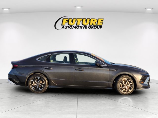 Used 2025 Gray Hyundai SEL image 3