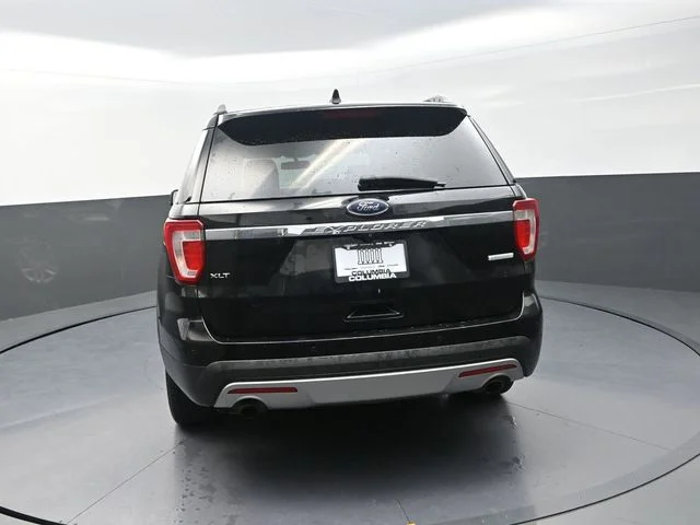 Used 2017 Black Ford XLT image 9