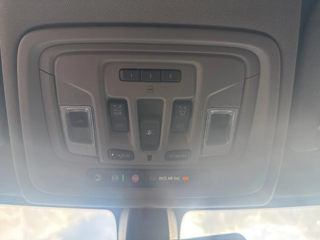 Used 2021 SUMMIT WHITE Chevrolet LTZ image 27