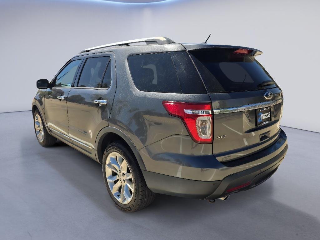 Used 2015 Magnetic Metallic Ford XLT image 3