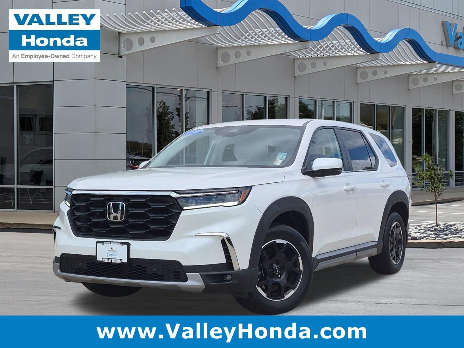 Certified Used 2025 Platinum White Pearl Honda EX-L image 1