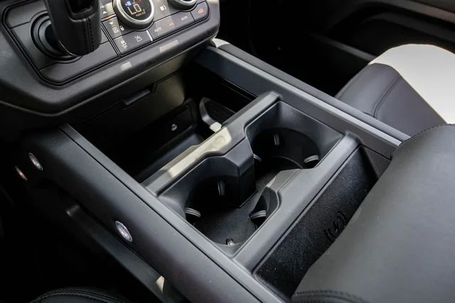 New 2026 Santorini Black Land Rover X-Dynamic SE image 30