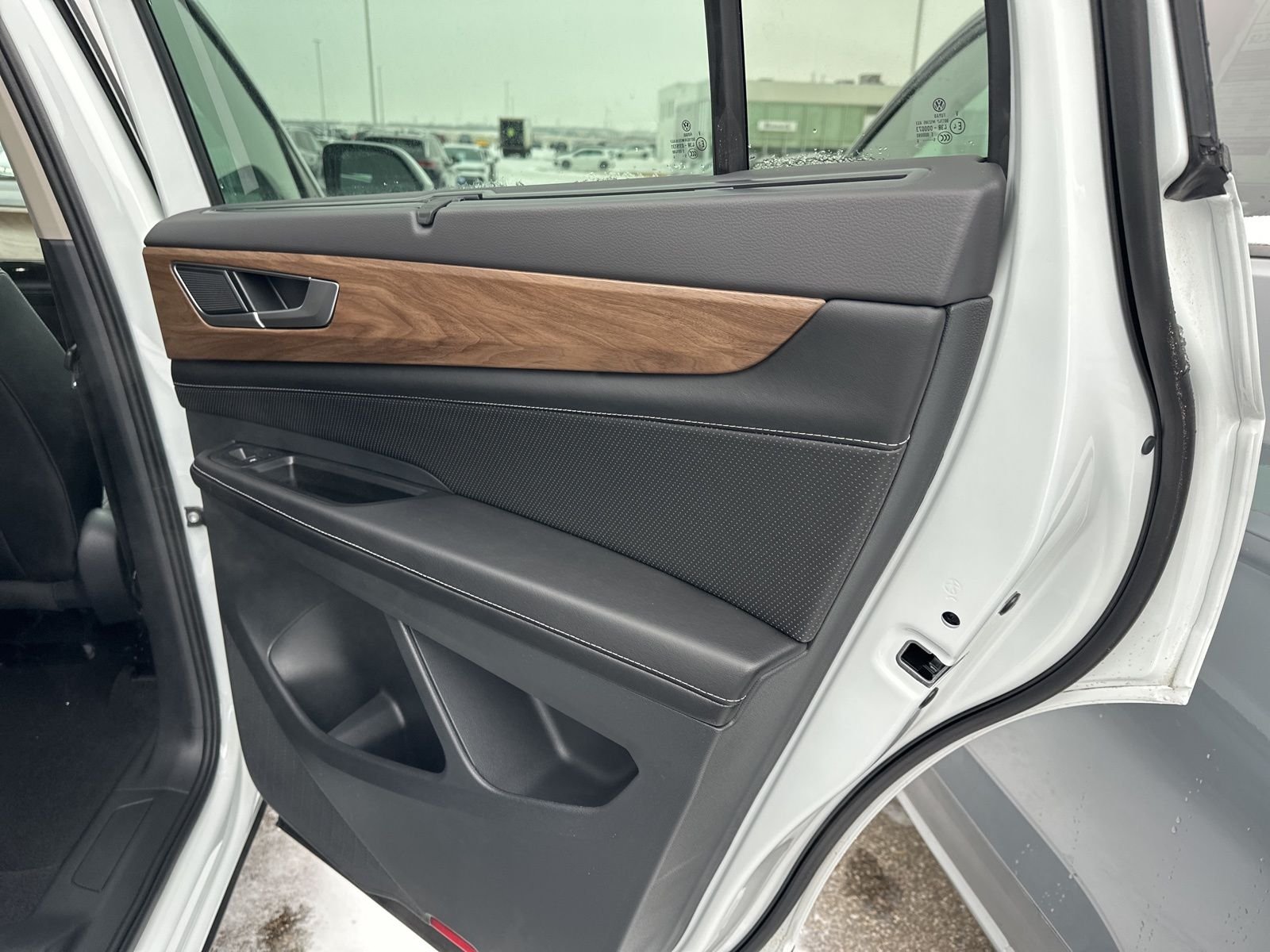 New 2026 White/off-white Volkswagen 2.0T SE w/Technology image 34