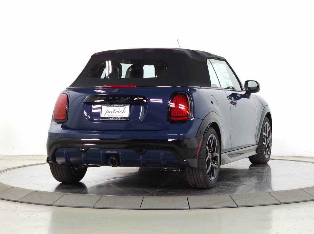 New 2026 Blue Metallic MINI Iconic image 8