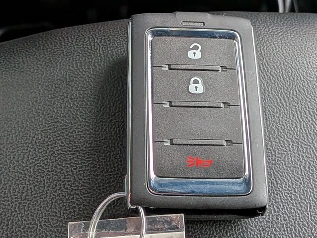 Used 2025 Silver Jeep Laredo X image 29