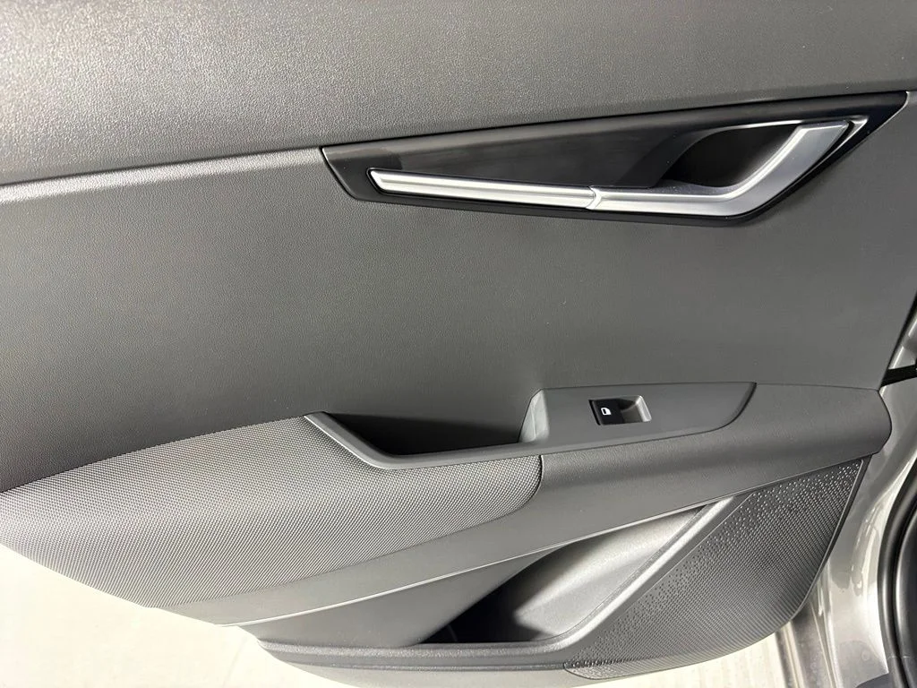 New 2026 Steel Gray Kia WIND image 30