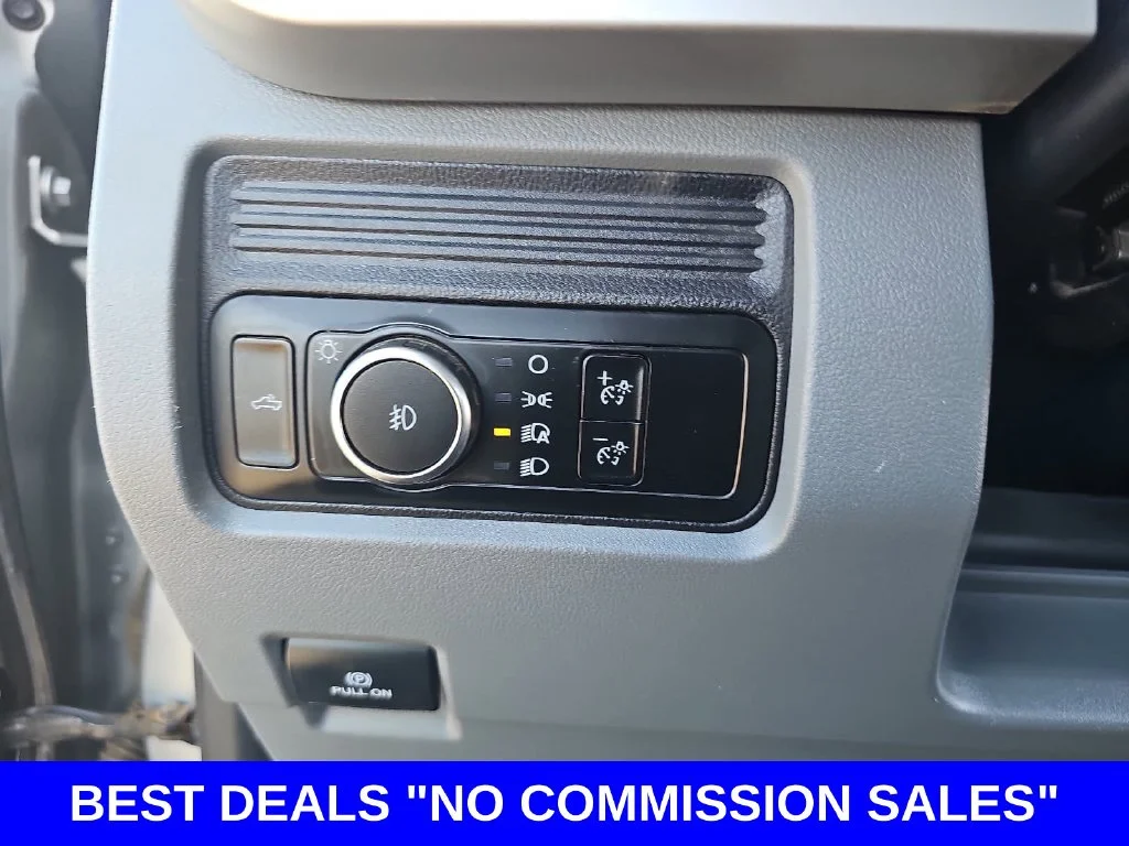 Used 2023 Iconic Silver Metallic Ford XLT image 25