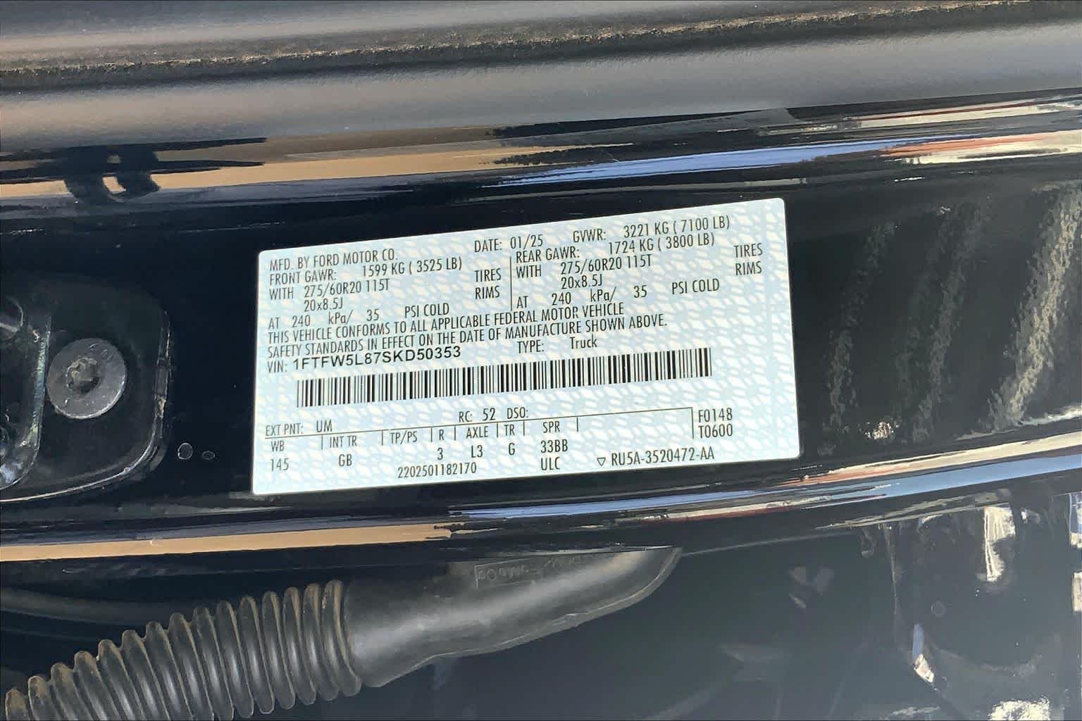 Used 2025 Agate Black Metallic Ford LARIAT image 37