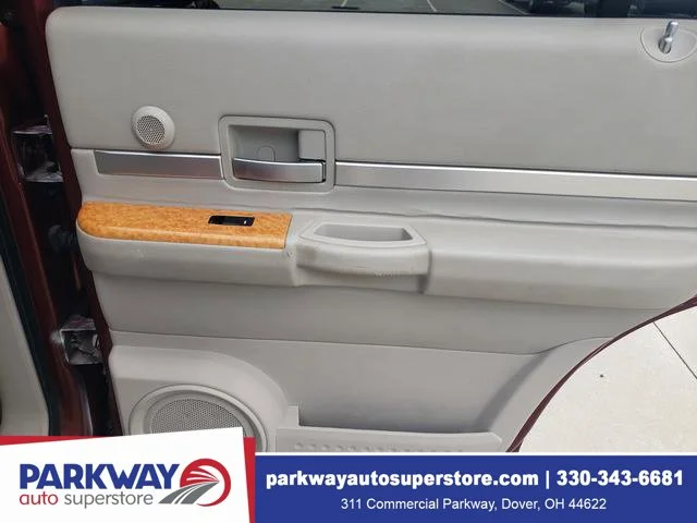Used 2008 Red Chrysler Limited image 21