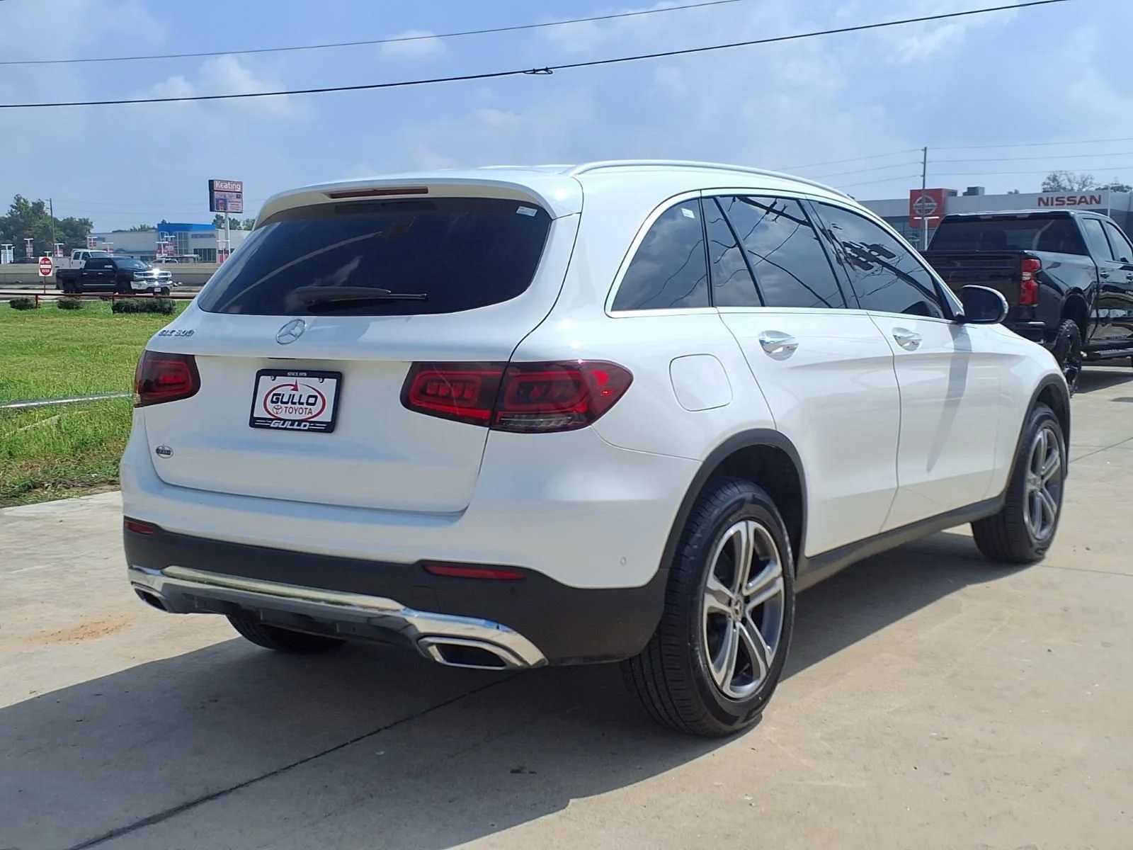 Used 2021 White Mercedes-Benz GLC 300 image 6