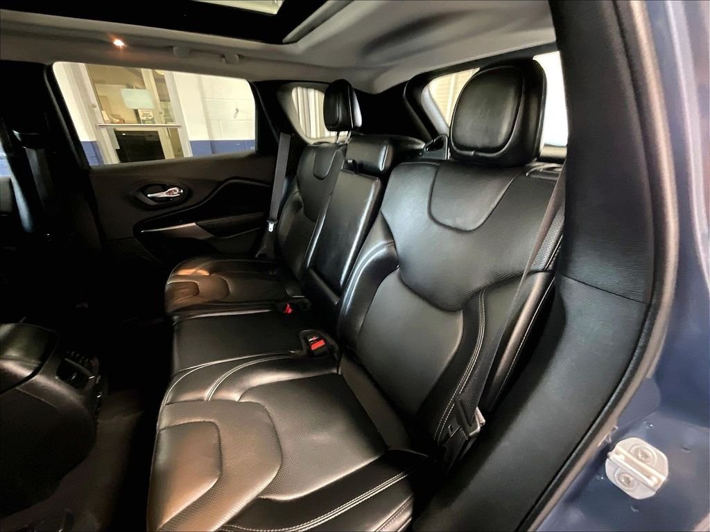 Used 2020 Blue Jeep Limited image 15