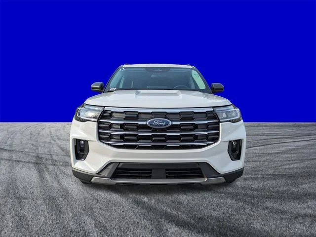 New 2026 Star White Metallic Tri-Coat Ford Active image 9