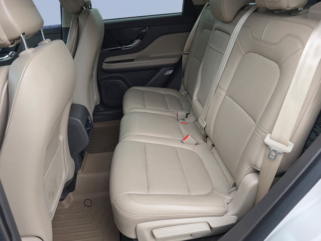 Used 2020 Ceramic White Lincoln Standard image 28