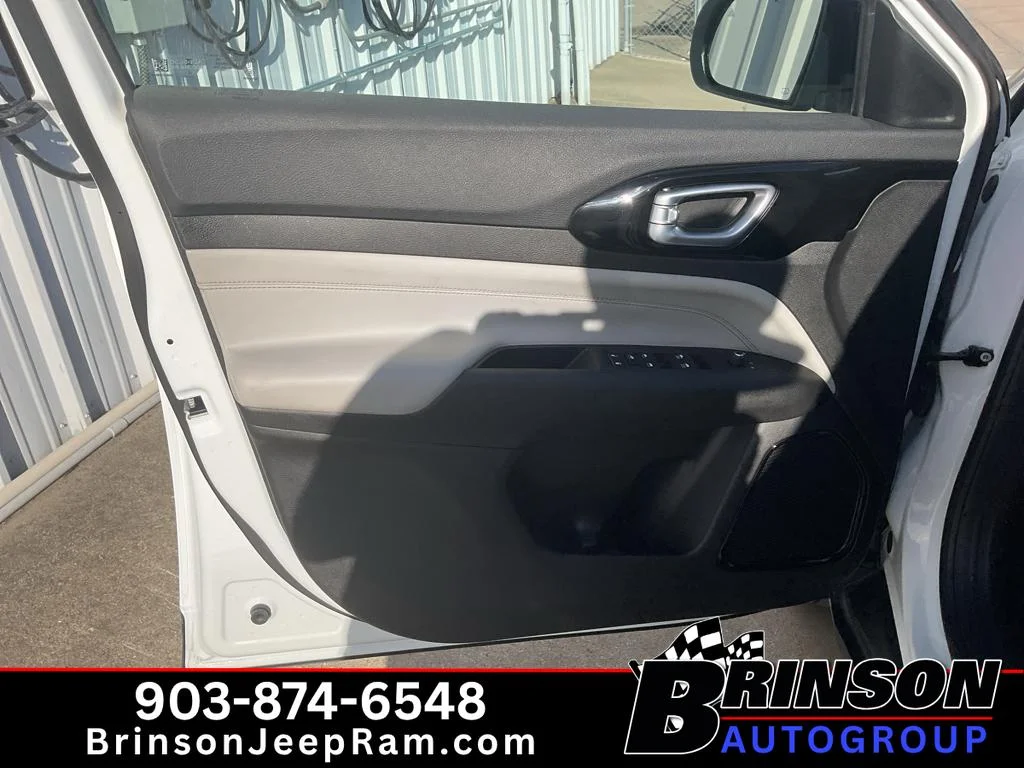 Used 2024 White Jeep Limited image 24