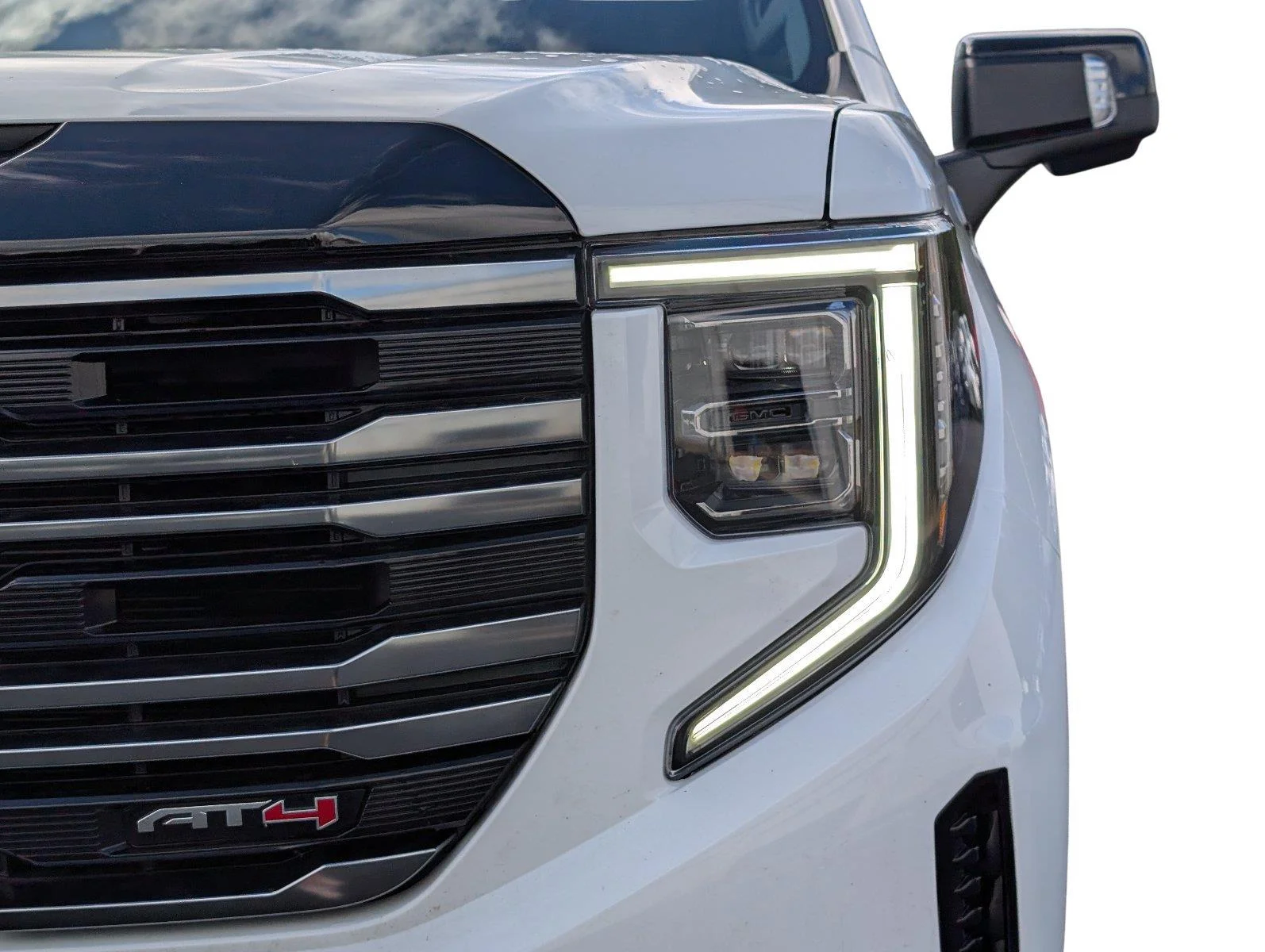 Used 2025 Summit White GMC AT4 image 13