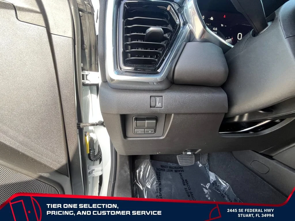 New 2026 Summit White GMC Elevation image 24