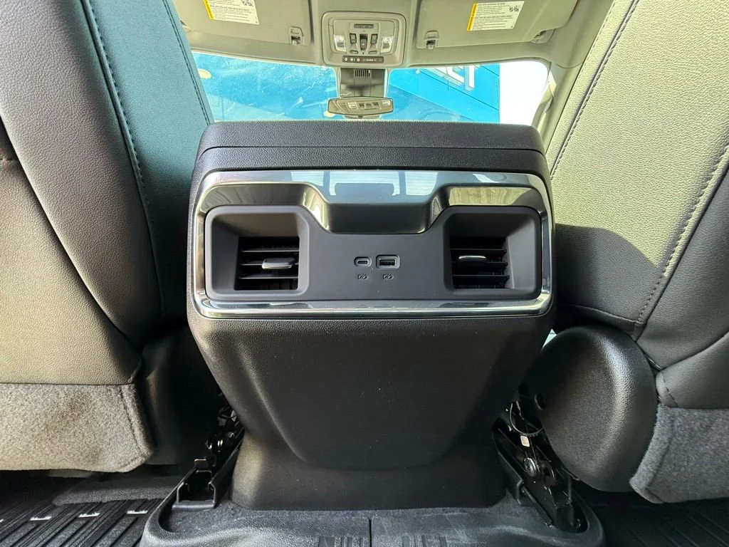 New 2026 Summit White GMC Elevation image 32