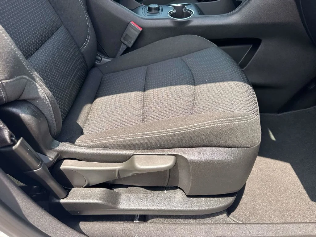 Used 2024 White GMC SLE image 18