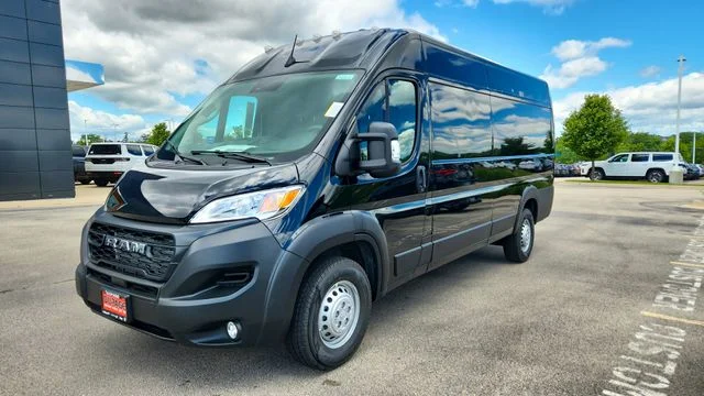 New 2026 Black Clear-Coat Exterior Paint RAM High Roof image 4