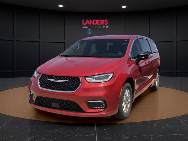 2024 Chrysler Pacifica Touring L's photo