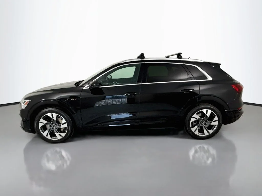 Used 2022 Mythos Black Metallic Audi Premium Plus image 2