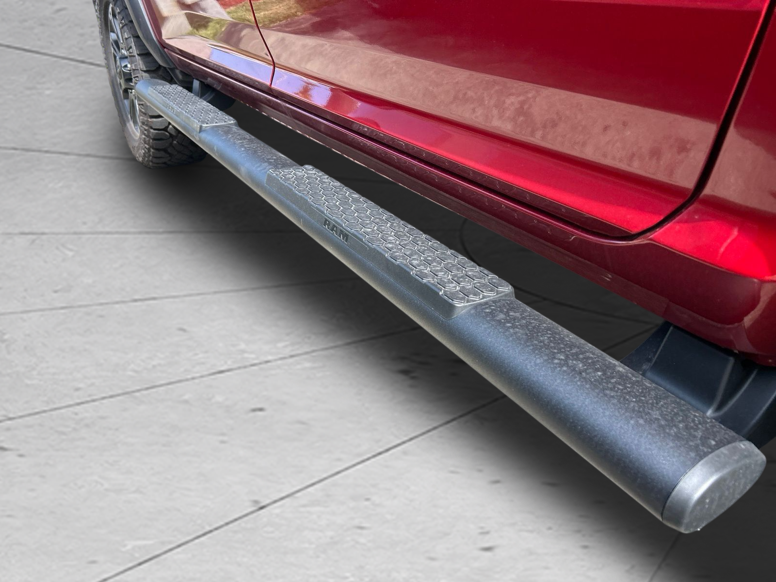 New 2026 Molten Red Pearl-Coat Exterior Paint RAM Tradesman image 37