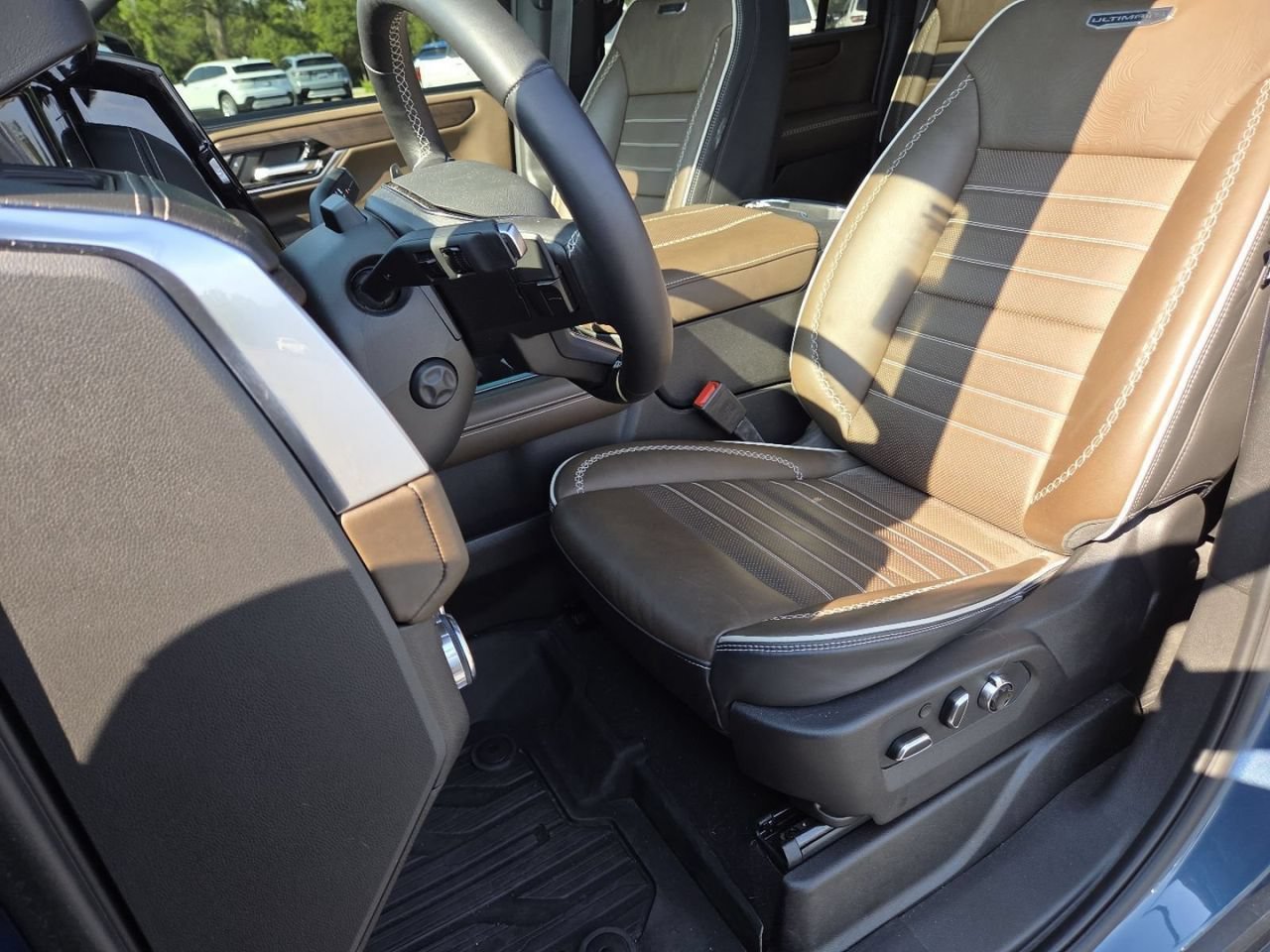 Used 2025 Downpour Metallic GMC Denali Ultimate image 34
