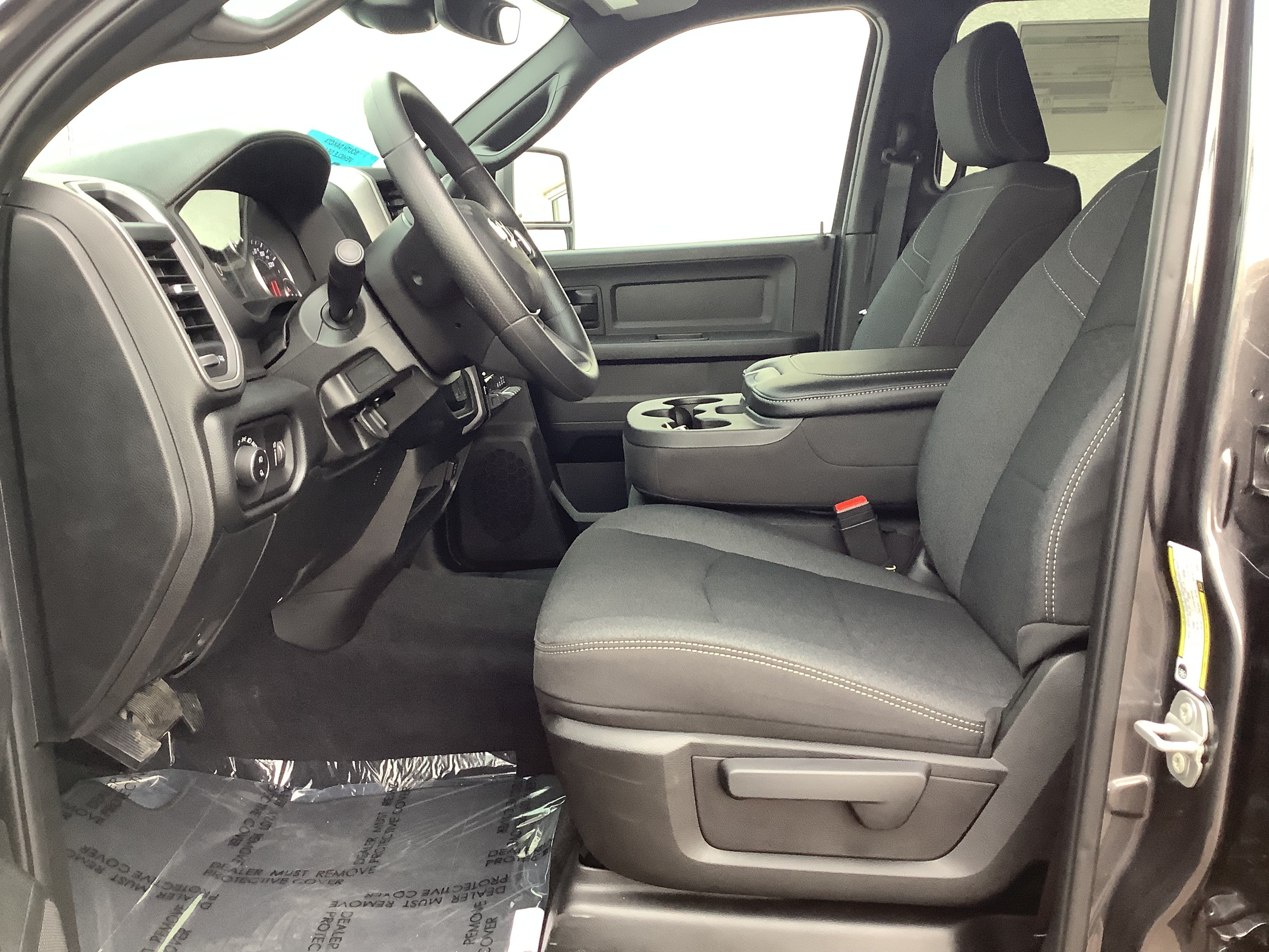 New 2026 Granite Crystal Metallic Clear-Coat Exterior Paint RAM Tradesman image 10