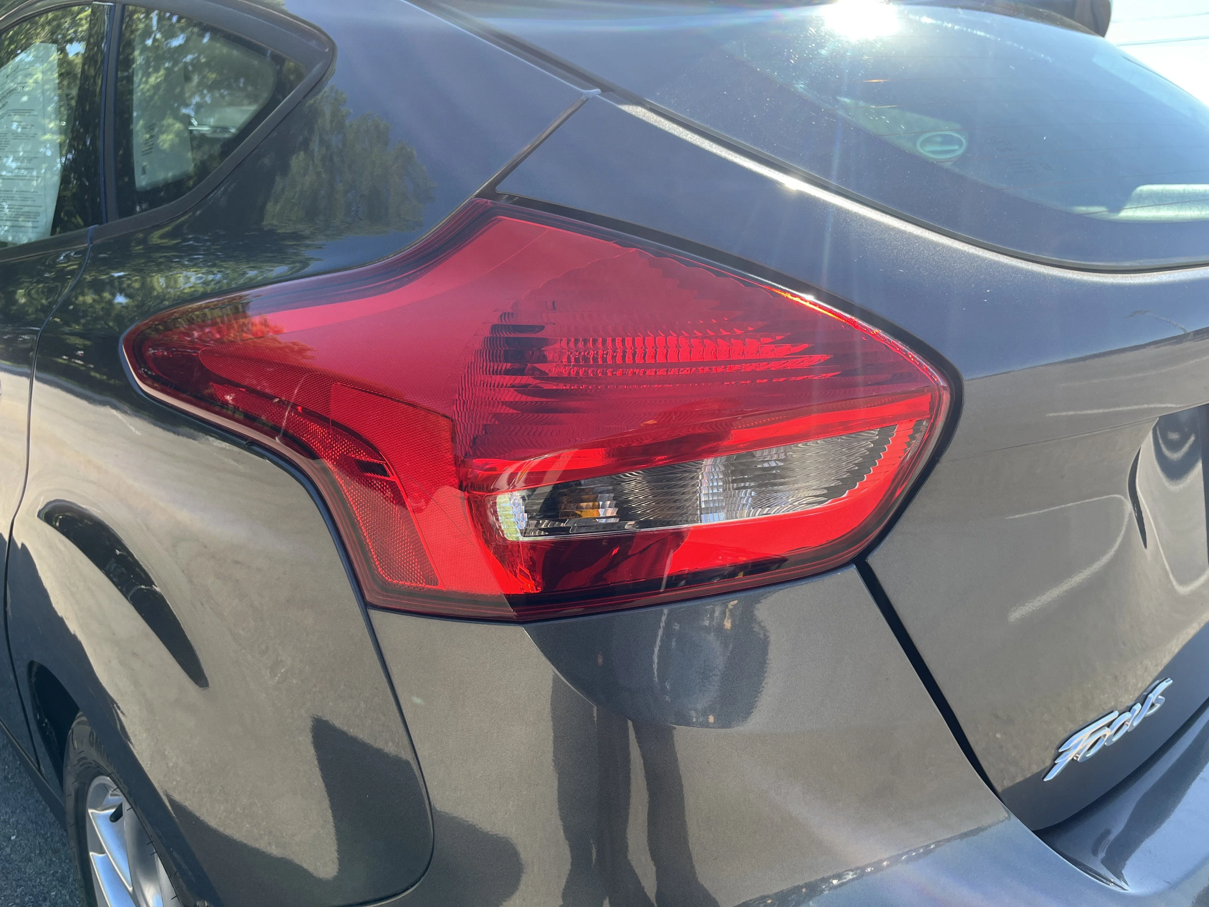 Used 2015 Magnetic Ford SE image 26