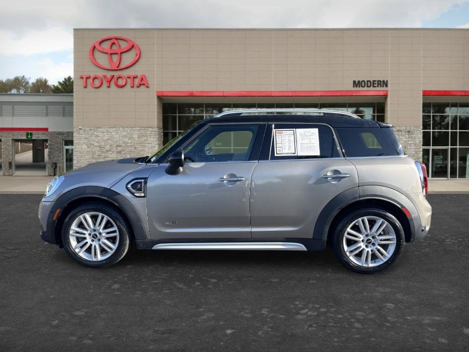 Used 2017 Melting Silver Metallic MINI Cooper S image 4